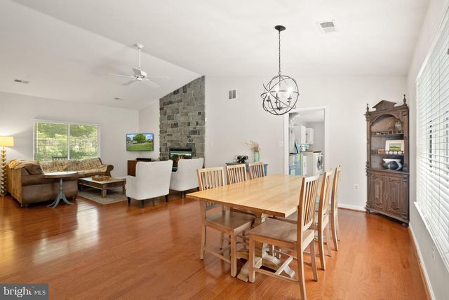 7471 CEDAR KNOLLS DR, Warrenton, VA 20187