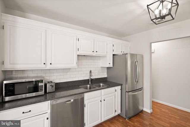 7471 CEDAR KNOLLS DR, Warrenton, VA 20187