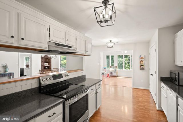 7471 CEDAR KNOLLS DR, Warrenton, VA 20187