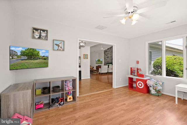7471 CEDAR KNOLLS DR, Warrenton, VA 20187