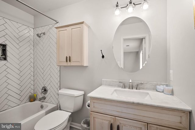 7471 CEDAR KNOLLS DR, Warrenton, VA 20187