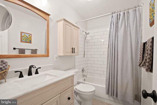 7471 CEDAR KNOLLS DR, Warrenton, VA 20187