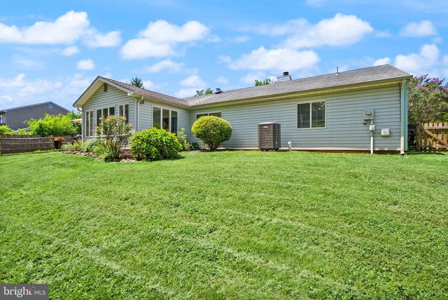 7471 CEDAR KNOLLS DR, Warrenton, VA 20187