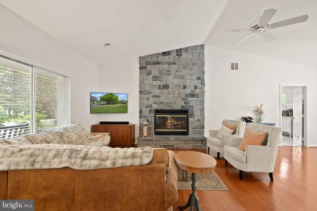 7471 CEDAR KNOLLS DR, Warrenton, VA 20187