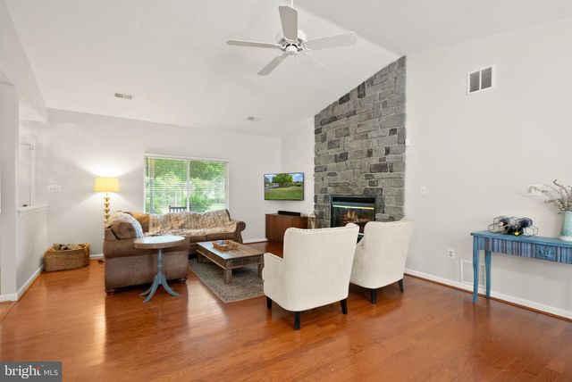 7471 CEDAR KNOLLS DR, Warrenton, VA 20187