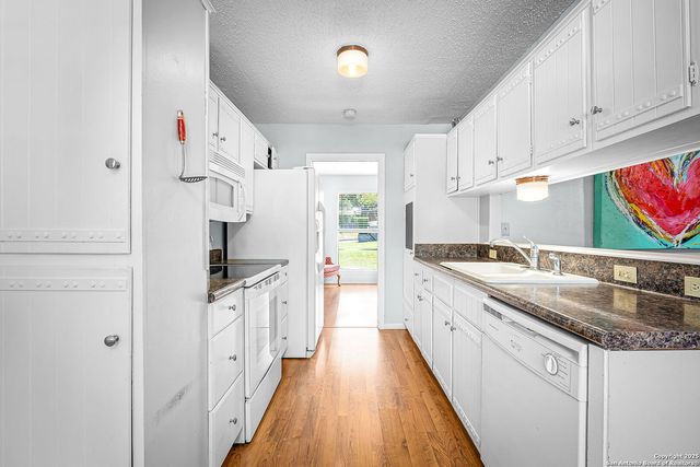 211 Greycliff, Live Oak, TX 78233