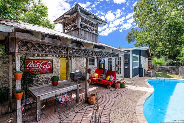 211 Greycliff, Live Oak, TX 78233