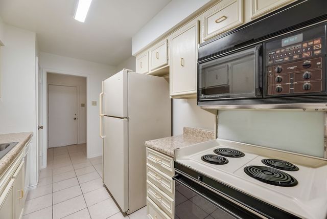 1508 Britainway Lane, Dallas, TX 75228