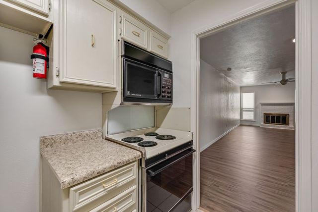 1508 Britainway Lane, Dallas, TX 75228