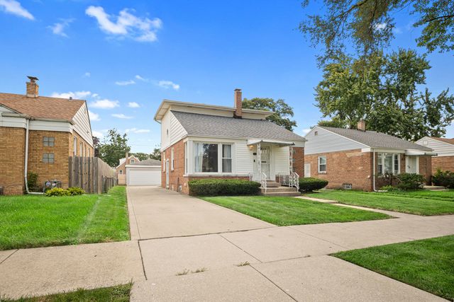425 47th Avenue, Bellwood, IL 60104