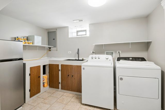 425 47th Avenue, Bellwood, IL 60104