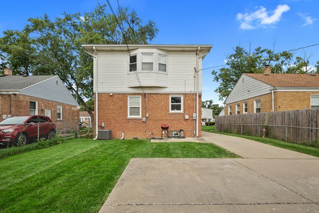 425 47th Avenue, Bellwood, IL 60104