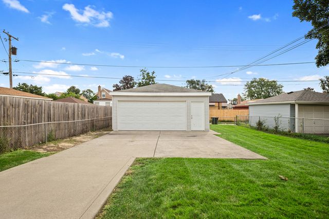 425 47th Avenue, Bellwood, IL 60104