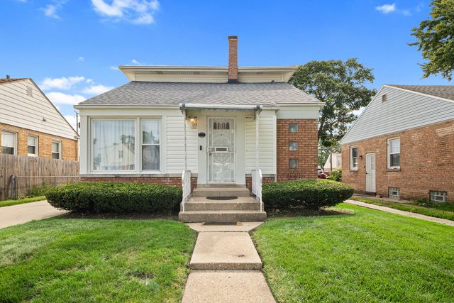 425 47th Avenue, Bellwood, IL 60104