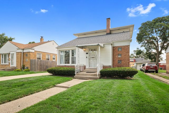 425 47th Avenue, Bellwood, IL 60104