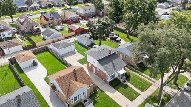 425 47th Avenue, Bellwood, IL 60104