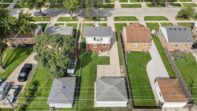 425 47th Avenue, Bellwood, IL 60104