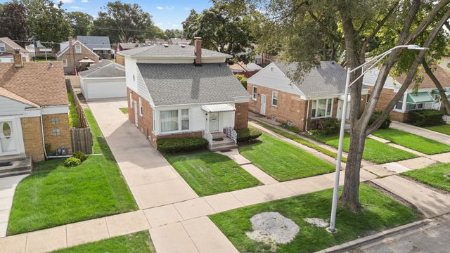 425 47th Avenue, Bellwood, IL 60104