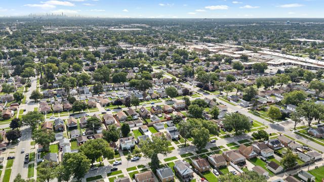 425 47th Avenue, Bellwood, IL 60104