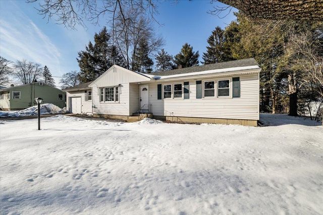 8 Park Drive, Bedford, NH 03110