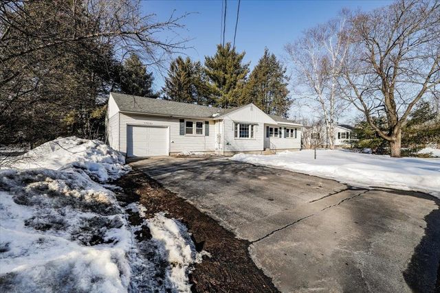 8 Park Drive, Bedford, NH 03110