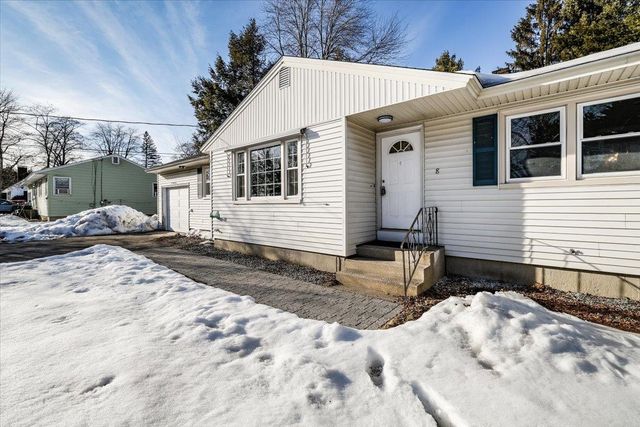 8 Park Drive, Bedford, NH 03110