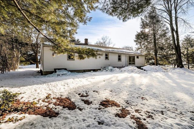 8 Park Drive, Bedford, NH 03110