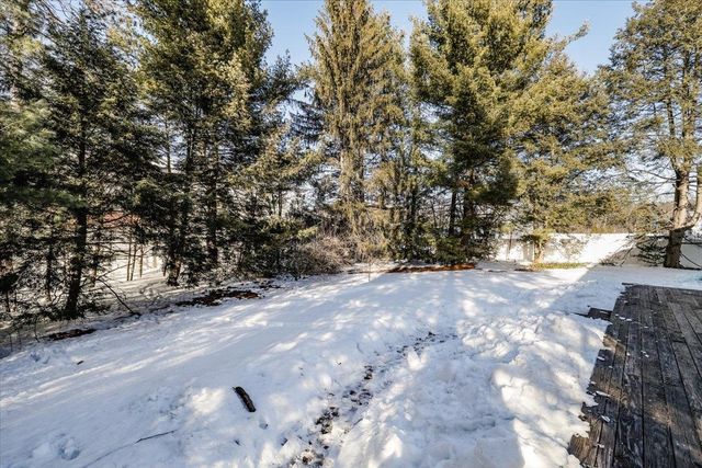 8 Park Drive, Bedford, NH 03110