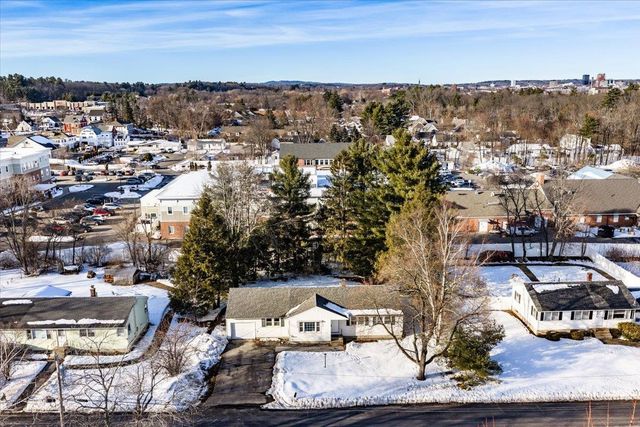 8 Park Drive, Bedford, NH 03110