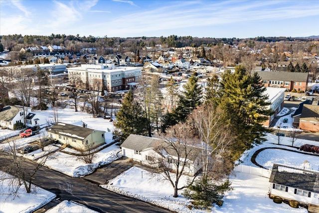 8 Park Drive, Bedford, NH 03110