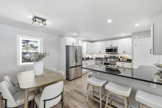 8 Park Drive, Bedford, NH 03110