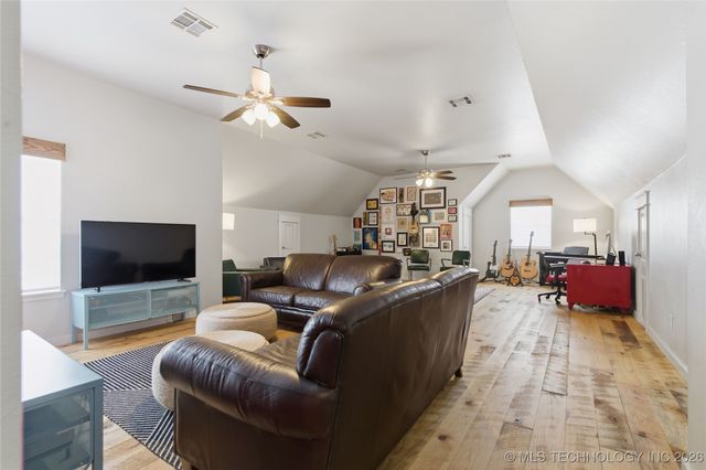 9208 N 103rd East Place, Owasso, OK 74055