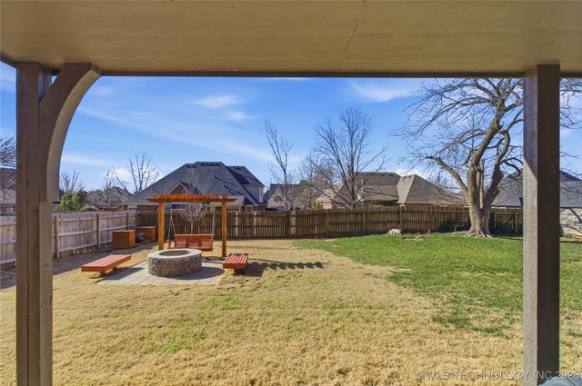 9208 N 103rd East Place, Owasso, OK 74055