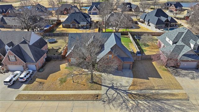 9208 N 103rd East Place, Owasso, OK 74055