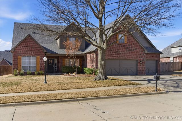 9208 N 103rd East Place, Owasso, OK 74055