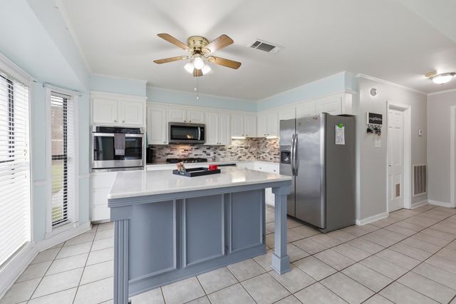 204 Midland Dr, Houma, LA 70360