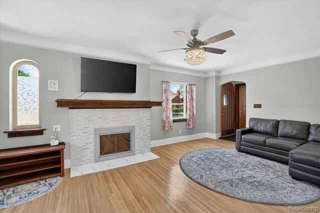 15802 Mansfield Street, Detroit, MI 48227