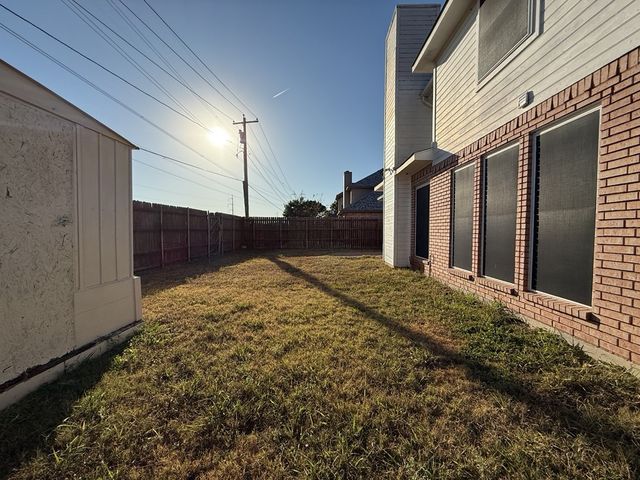 117 Hanover Street, Grand Prairie, TX 75052