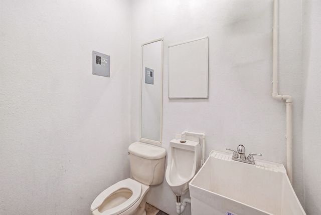 4323 Basswood Court, Granbury, TX 76049