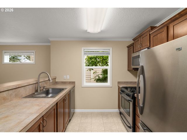 15058 Nw CENTRAL Dr 1009, Portland, OR 97229