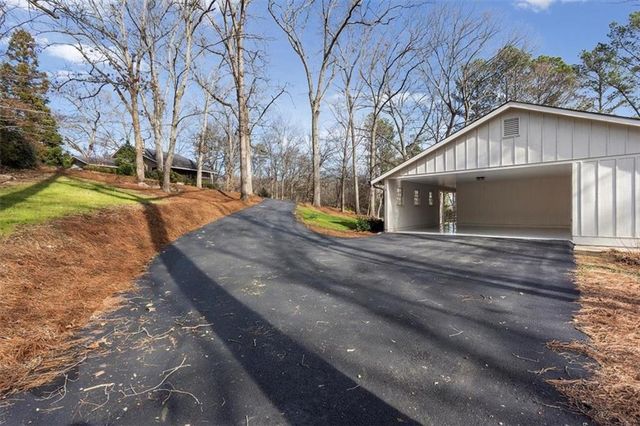 49 Apache Trail SW, Cartersville, GA 30120