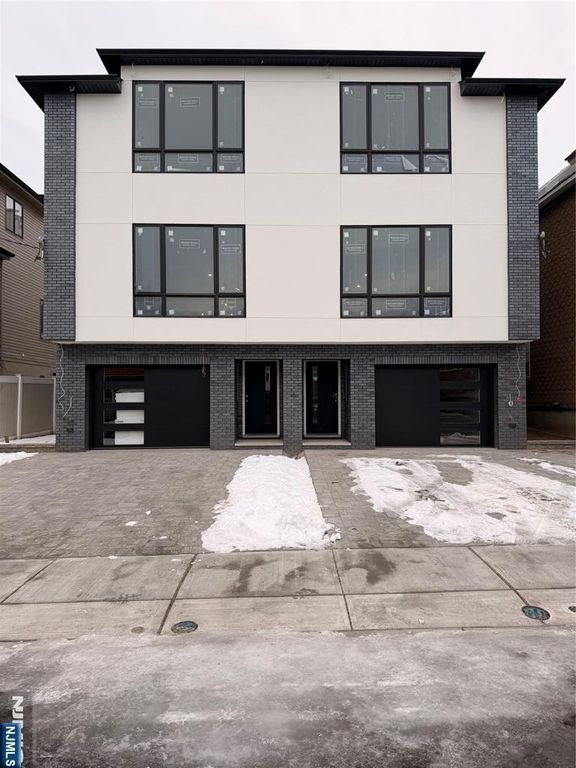 228 Washington Place, Cliffside Park, NJ 07010