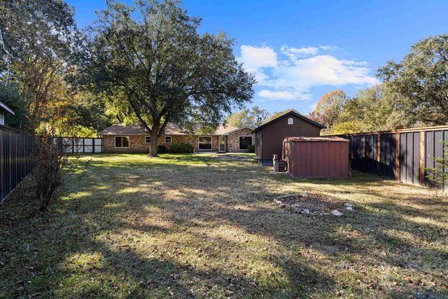 417 Pecan Court, Jefferson, TX 75657