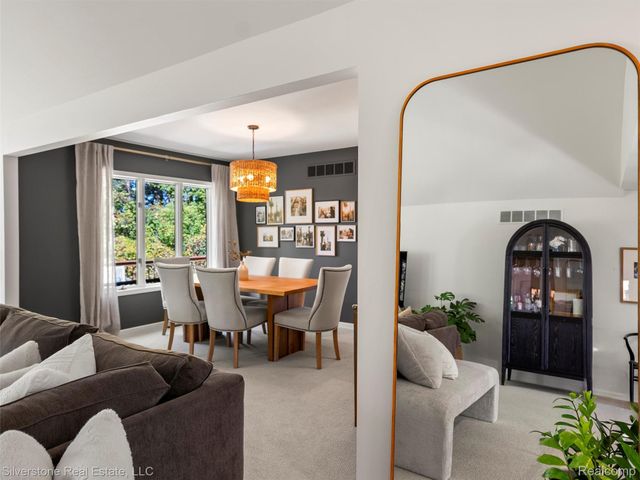 3439 Aquarious Circle, Oakland Charter Township, MI 48363