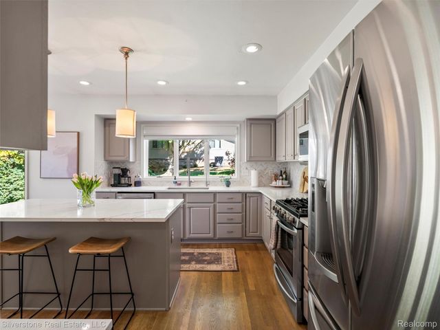 3439 Aquarious Circle, Oakland Charter Township, MI 48363