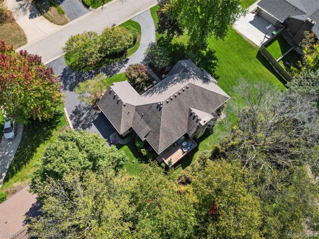 3439 Aquarious Circle, Oakland Charter Township, MI 48363