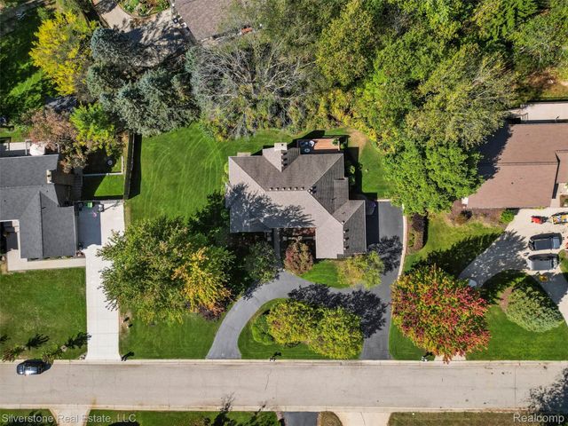 3439 Aquarious Circle, Oakland Charter Township, MI 48363