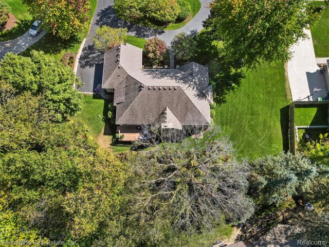 3439 Aquarious Circle, Oakland Charter Township, MI 48363