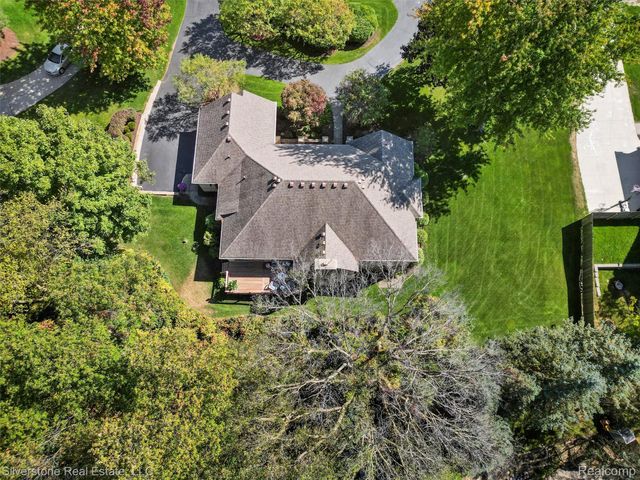 3439 Aquarious Circle, Oakland Charter Township, MI 48363