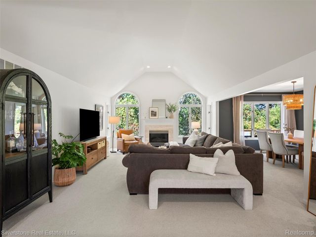 3439 Aquarious Circle, Oakland Charter Township, MI 48363